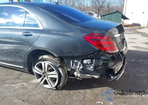 2019 Mercedes-Benz S 560 4Matic z USA, uszkodzony, nr VIN WDDUG8GB9KA469240